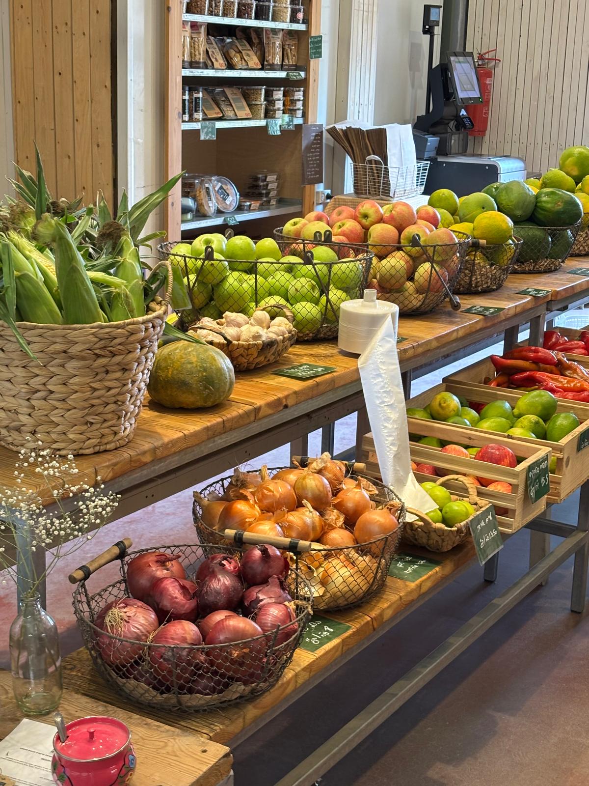 שוק כרמלים.jpg