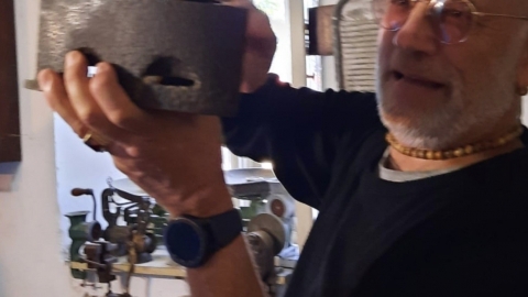 בית וגם סיפור